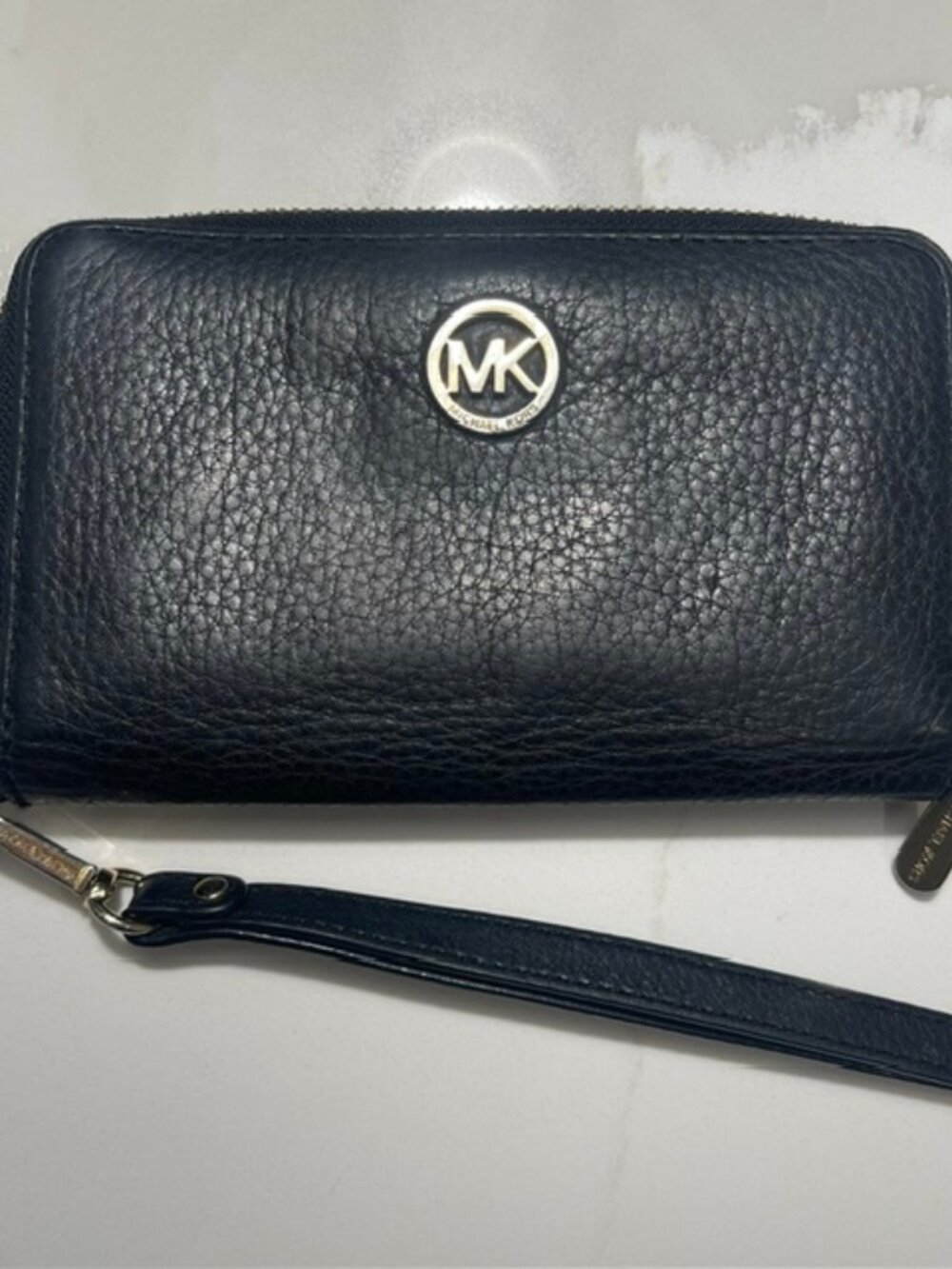 Michael Kors Leather Wristlet Wallet - Black/Gold